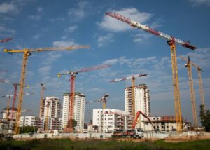 211021 Vista de la construcción de un compleo de viviendas en Ber Yaa Kov en Israel 505822-1140x813