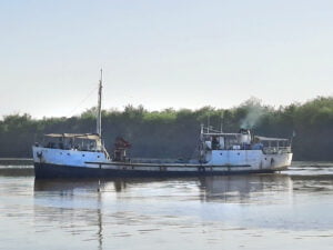 221125 FOTO -EL MINISTERIO DE TRANSPORTE LOGRÓ QUE UN IMPORTANTE BALIZAMIENTO EN RÍO URUGUAY SE REALICE CON BALIZADOR Y TRIPULACIÓN ARGENTINA