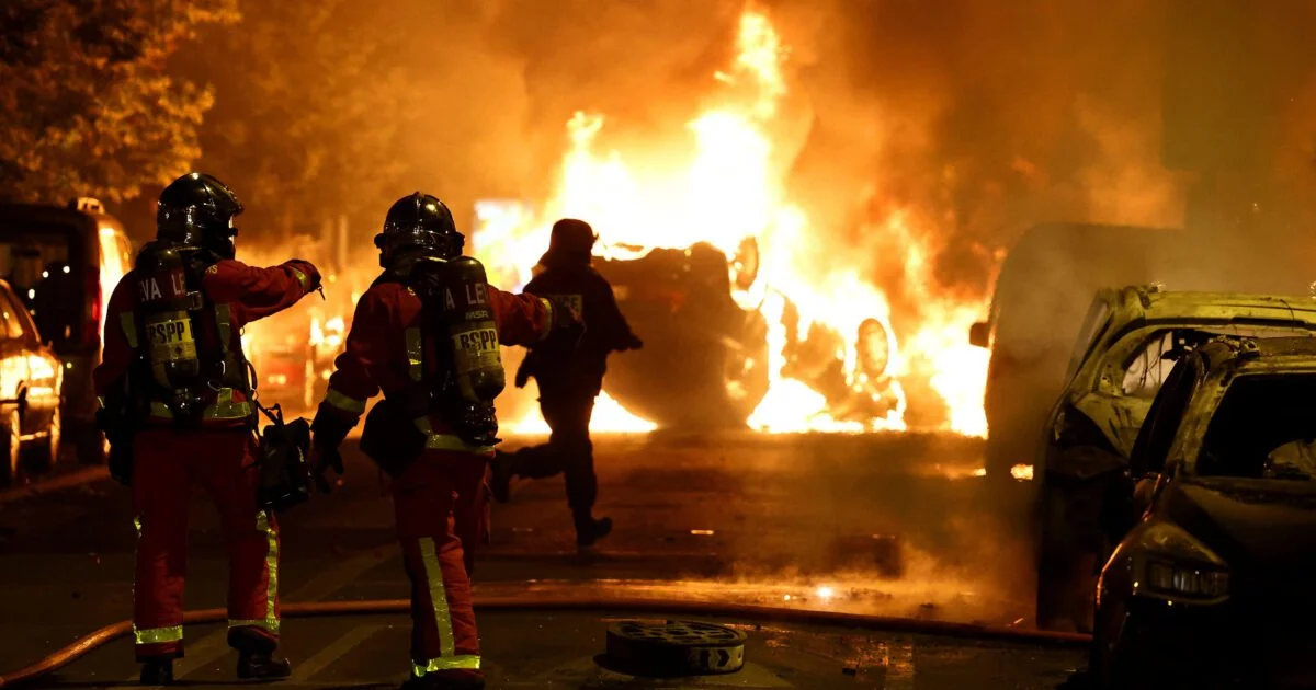 230628 Disturbios en París