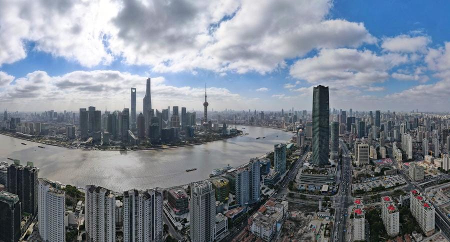 Área de Lujiazui en la Zona Piloto de Libre Comercio de China (Shanghai), en el este de China. (Xinhua/Fang Zhe)