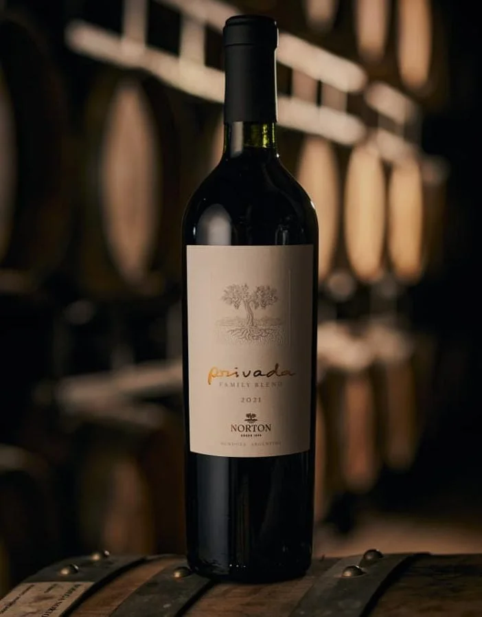 En esta temporada 2023-2024, Norton, una de las bodegas líderes y de mayor trayectoria de Argentina, obtuvo nuevos reconocimientos a sus blends por parte de Suckling, Atkin, Decanter y Descorchados.