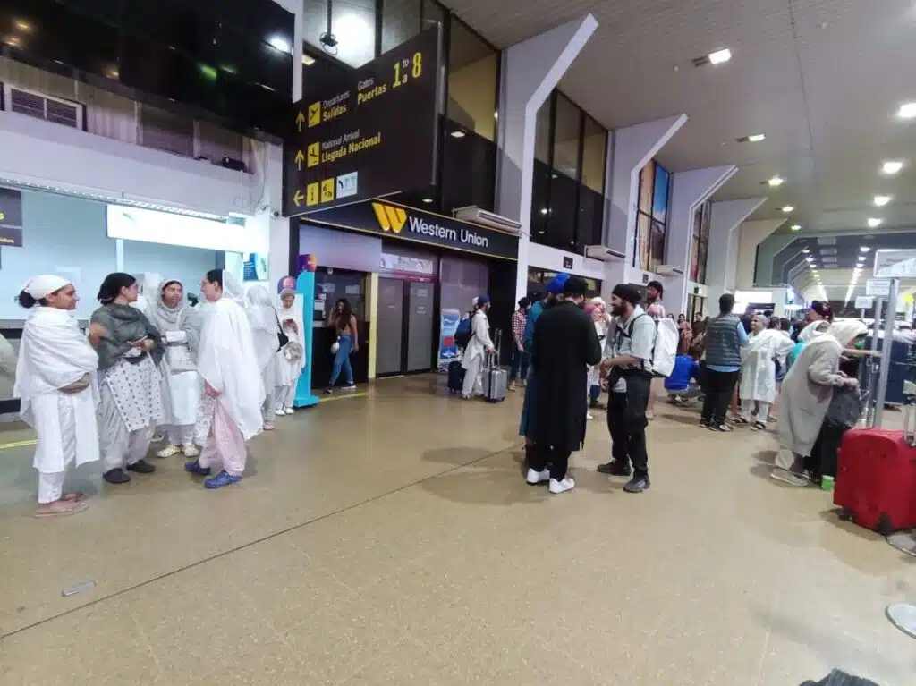 Aeropuerto Virú Virú en Santa Cruz de la Sierra. Dia lunes 29 de abril de 2024 a las 18:00Según fuentes de SRSur News Agency, ya son 7 viajes de iraníes que llegan a Bolivia por invitación del gobierno Masista de Luis Arce.