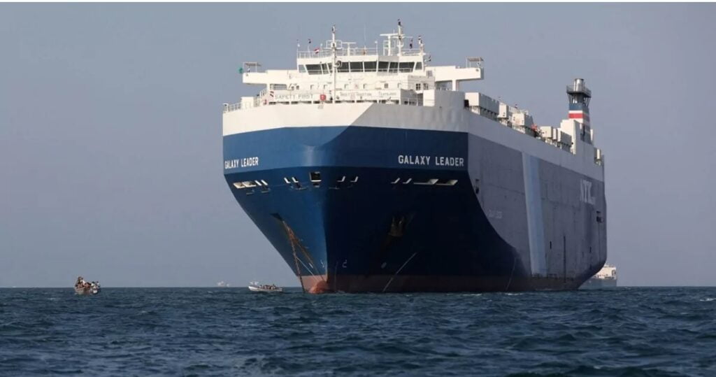 Los buques mercantes son objeto de ataques terroristas yemenitas hutíes en el Mar Rojo