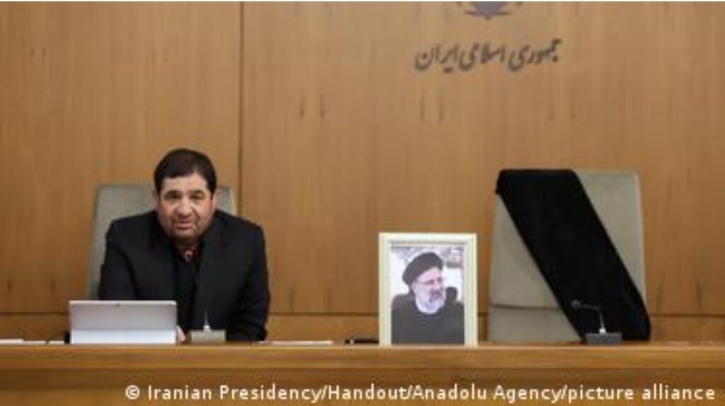 El vicepresidente primero, Mohamad Mokhber, da un discurso en el marco del fallecimiento del expresidente Raisi. Imagen: Iranian Presidency/Handout/Anadolu Agency/picture alliance