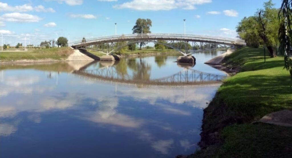 Gualeguay es parte inescindible de la agenda anual y oficial de los deportes náuticos como wakeboard, canotaje y otros.