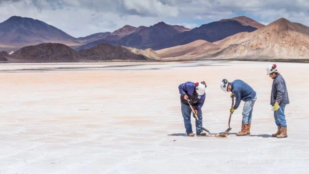 Salta licita el área minera de litio más grande de la Argentina.