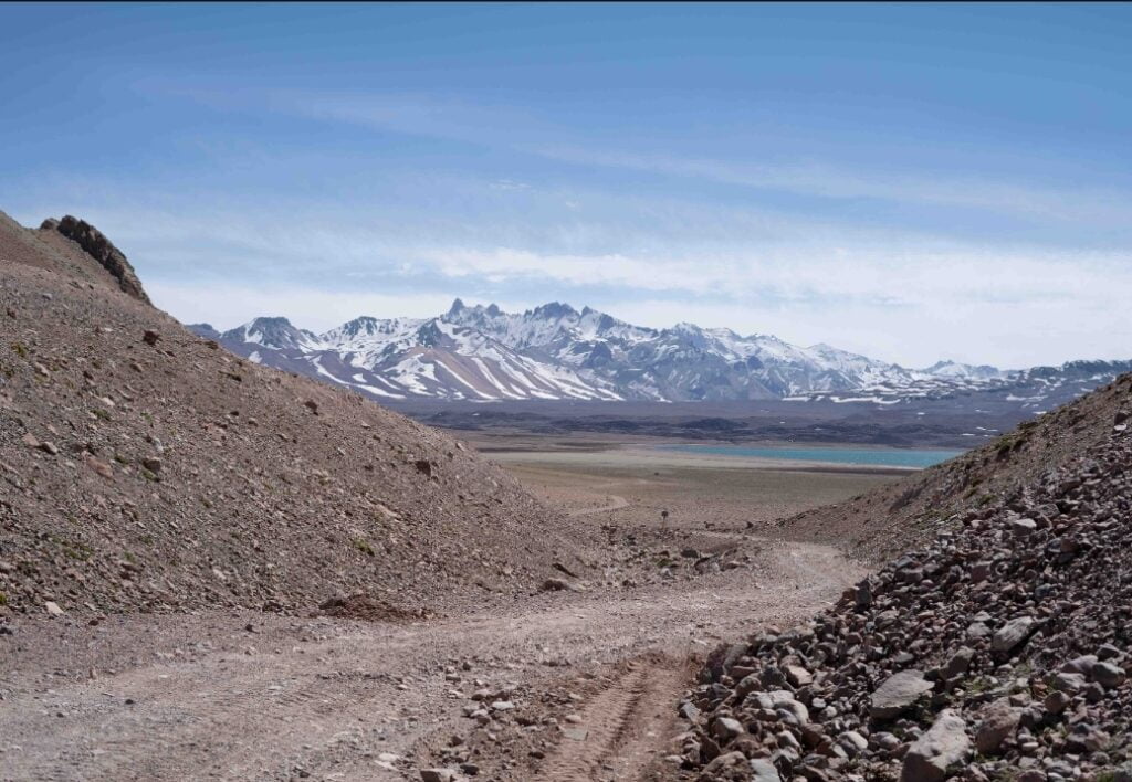 Un sendero turístico de montaña de 550 kilómetros unirá el Aconcagua con el paso El Pehuenche en Mendoza para potenciar el turismo de aventura en la Cordillera de Los Andes.