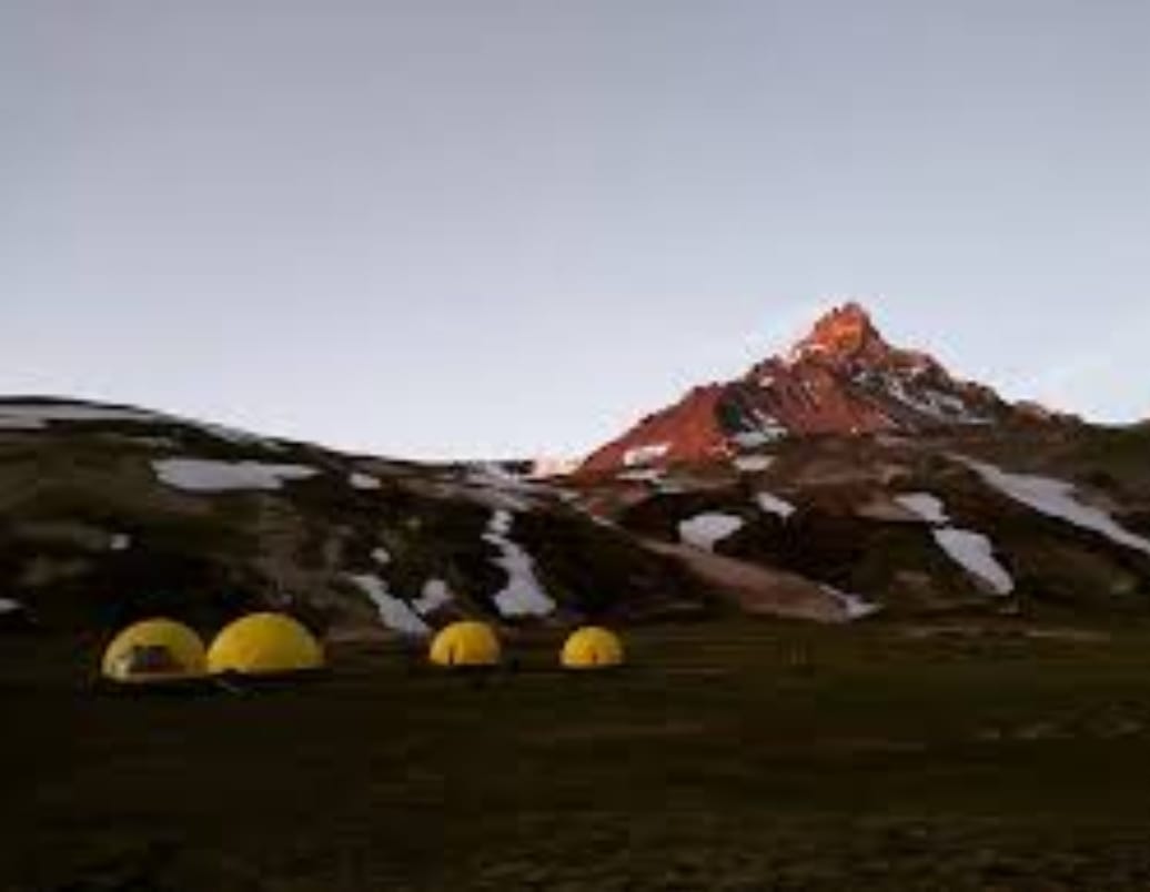 El Sendero de Gran Recorrido de alta montaña es un proyecto muy ambicioso, que combina deporte y turismo, en un entorno natural como es la cordillera de Los Andes. 