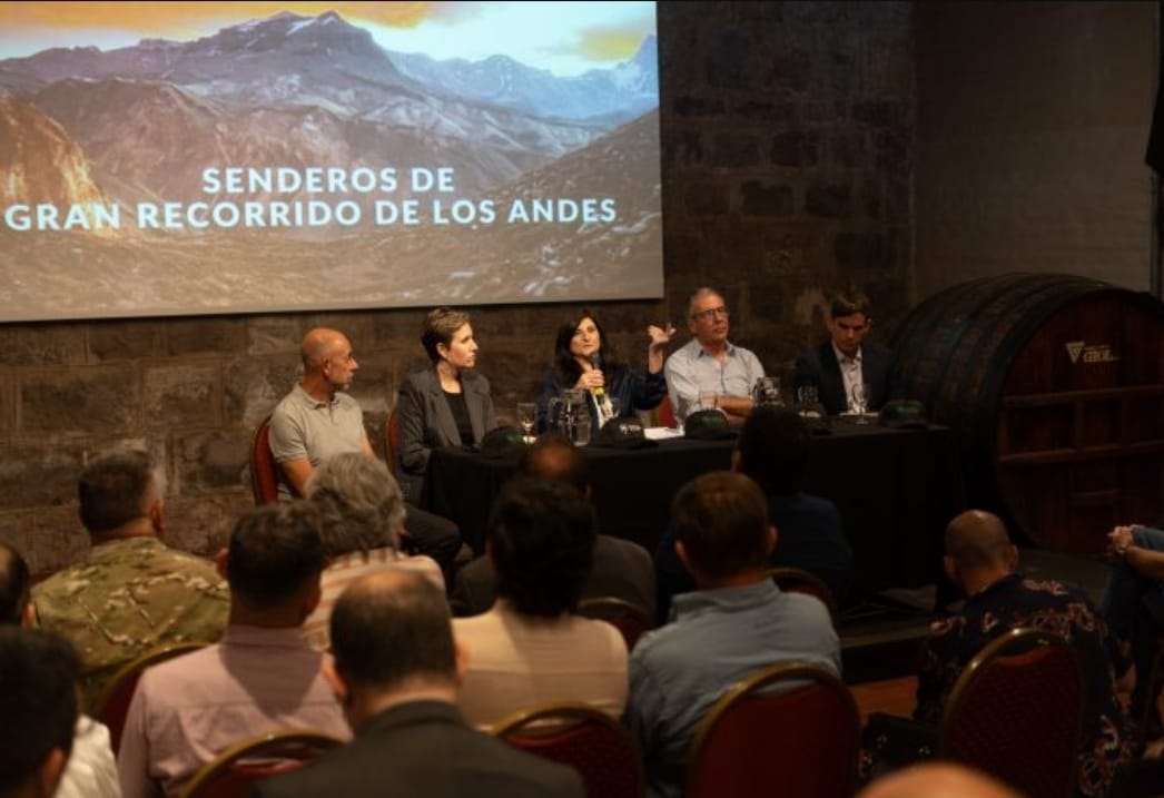 El Gobierno de Mendoza presentó el camino de 550 kilómetros, que comprende sitios turísticos de gran valor histórico, arqueológico, deportivo y paisajístico.