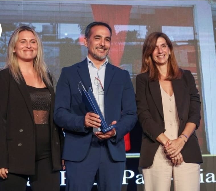 El equipo de Banco Santander: Julieta Tejera, Rodrigo Park y Lucila Biasco.