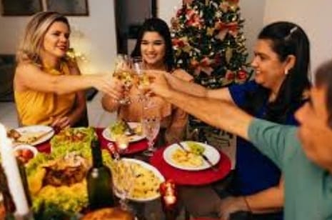 El costo de la cena de Navidad preocupa a 58% de los brasileños y quieren que sus invitados compartan los gastos.