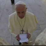 Francisco regresó a la casa del Padre simbólicamente cuando oró ante el Kotel, erguido en el lugar donde fue erigido el primer templo del Rey Salomón, figura común de las sagradas escrituras de judíos y católicos de todo el mundo.