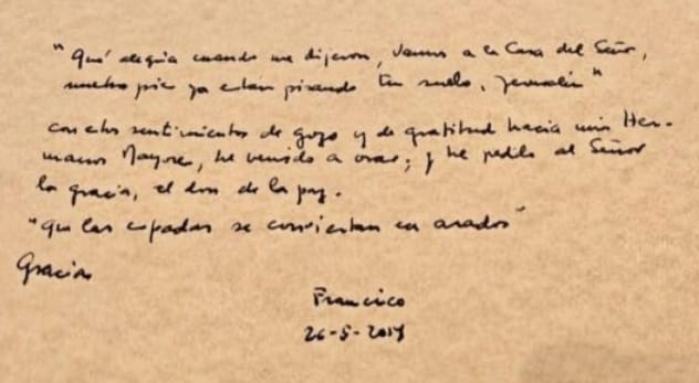 El mayor acercamiento entre el Vaticano y el pueblo judío se concretó con Francisco orando en el Kotel