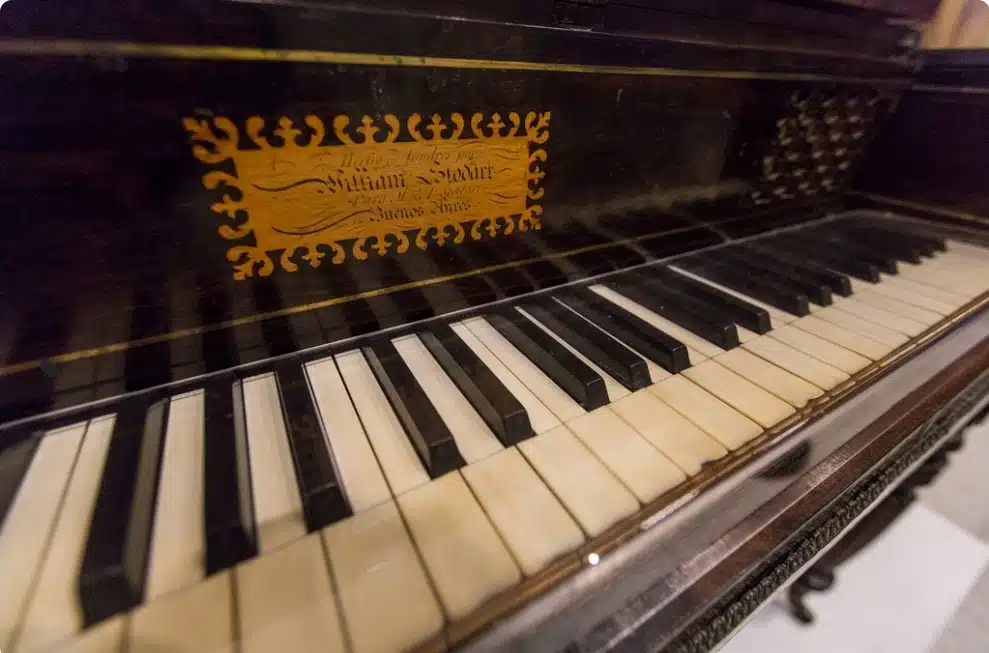 Pianoforte original con el cuál se interpretó por primera vez el himno nacional argentino