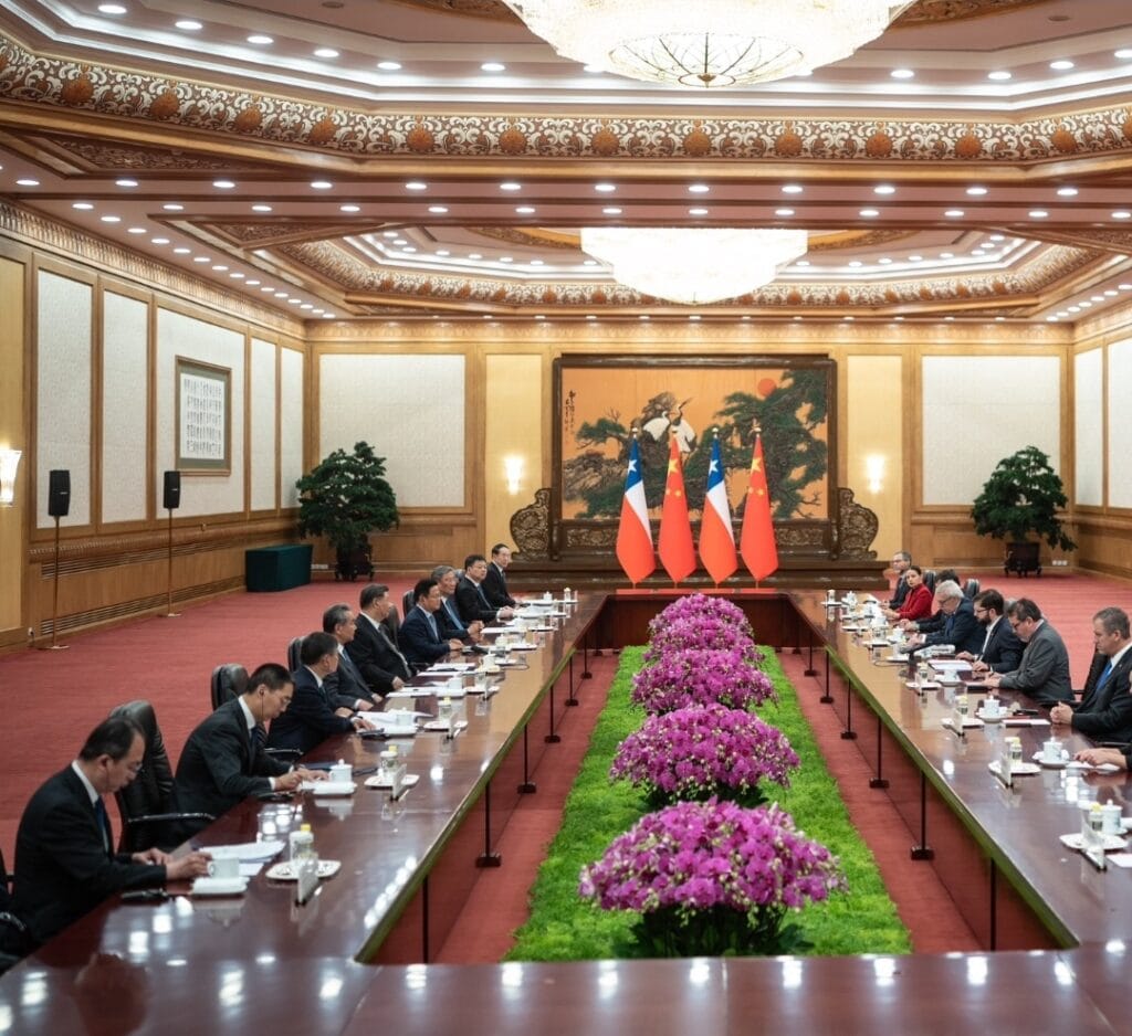 Los presidentes de Chile, Gabriel Boric Fonte, y de China, Xi Jinping, se reunieron este miércoles 14 de mayo en el Gran Salón del Pueblo de Beijing. Chile y China propician una reforma integral de la gobernanza de Naciones Unidas