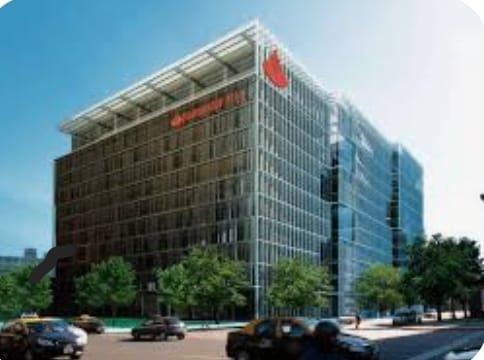 El 100% de consumo eléctrico de Santander viene de energías renovables y con este logro redujo 46% la huella de carbono.