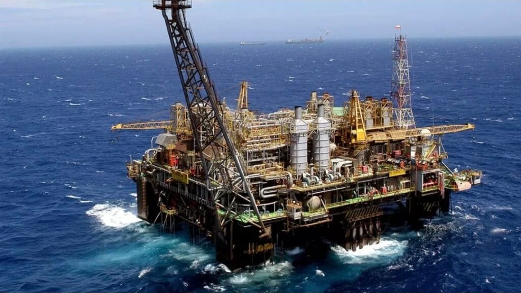Con una inversión de USD 140 millones, Rockhopper avanzará a la Fase 1 de producción que permitirá extraer 55.000 barriles diarios de petróleo que podrán incrementarse y hasta superar los 150.000 barriles diarios.