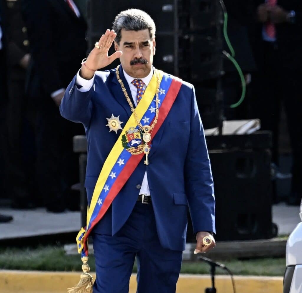 Estados Unidos considera a Nicolás Maduro como jefe del Cartel de los Soles y ofrece USD 50 millones como recompensa por colaborar con su captura.