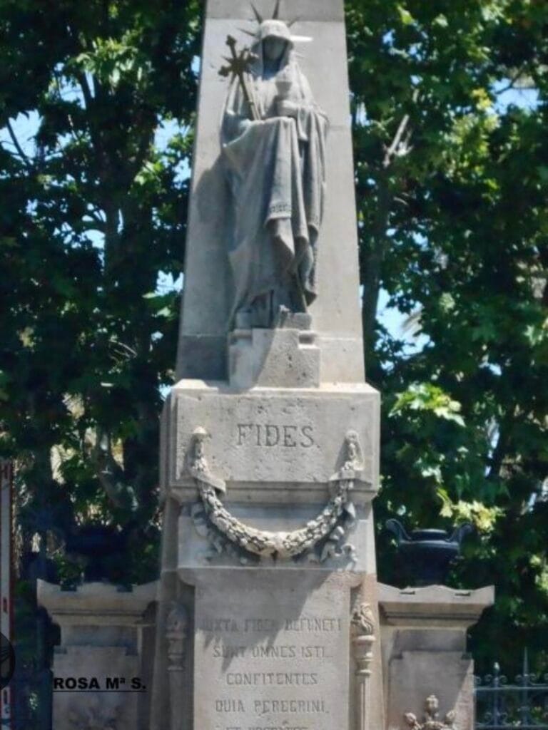 Fides era la diosa romana de la confianza y la buena fe. Su nombre es la raíz de la palabra moderna fidelidad. La suya era una virtud tan apreciada que fue elevada al estatus de deidad en la República Romana.