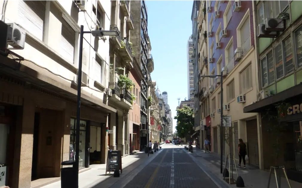 Más locales comerciales vacíos en venta o alquiler en la Ciudad de Buenos Aires se suman al golpe que sufrió el microcentro porteño