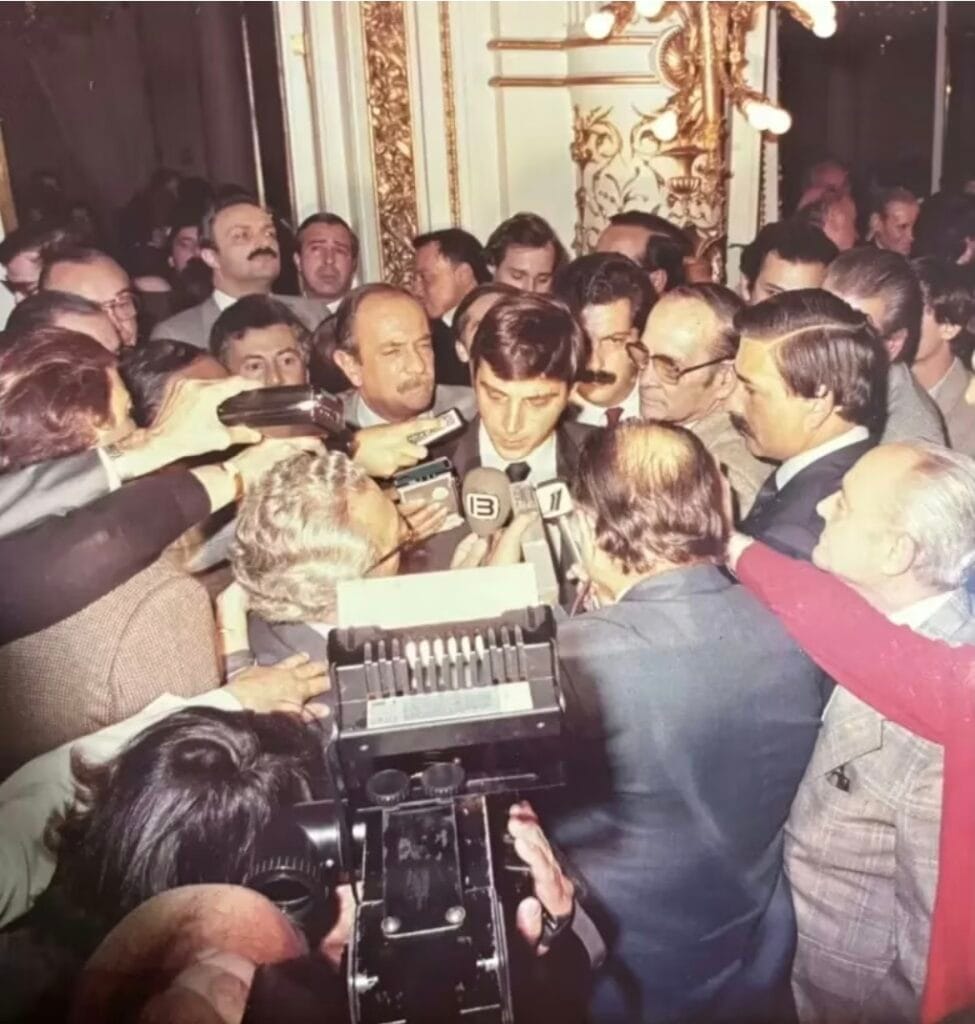 Argentina perdió a uno de los constructores de la democracia que registra 42 años de vigencia. Durante la Presidencia de Raúl Alfonsín fue Diputado Nacional, encabezó la Secretaría de Información Pública y luego ejerció como Secretario del Interior